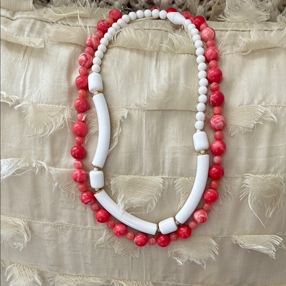 Elegant Pink and White Beaded Necklace